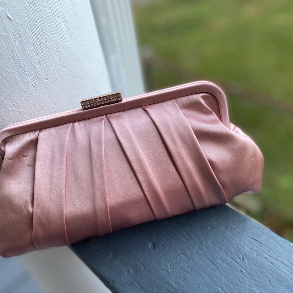 Pink Clutch - Picture 3 of 7
